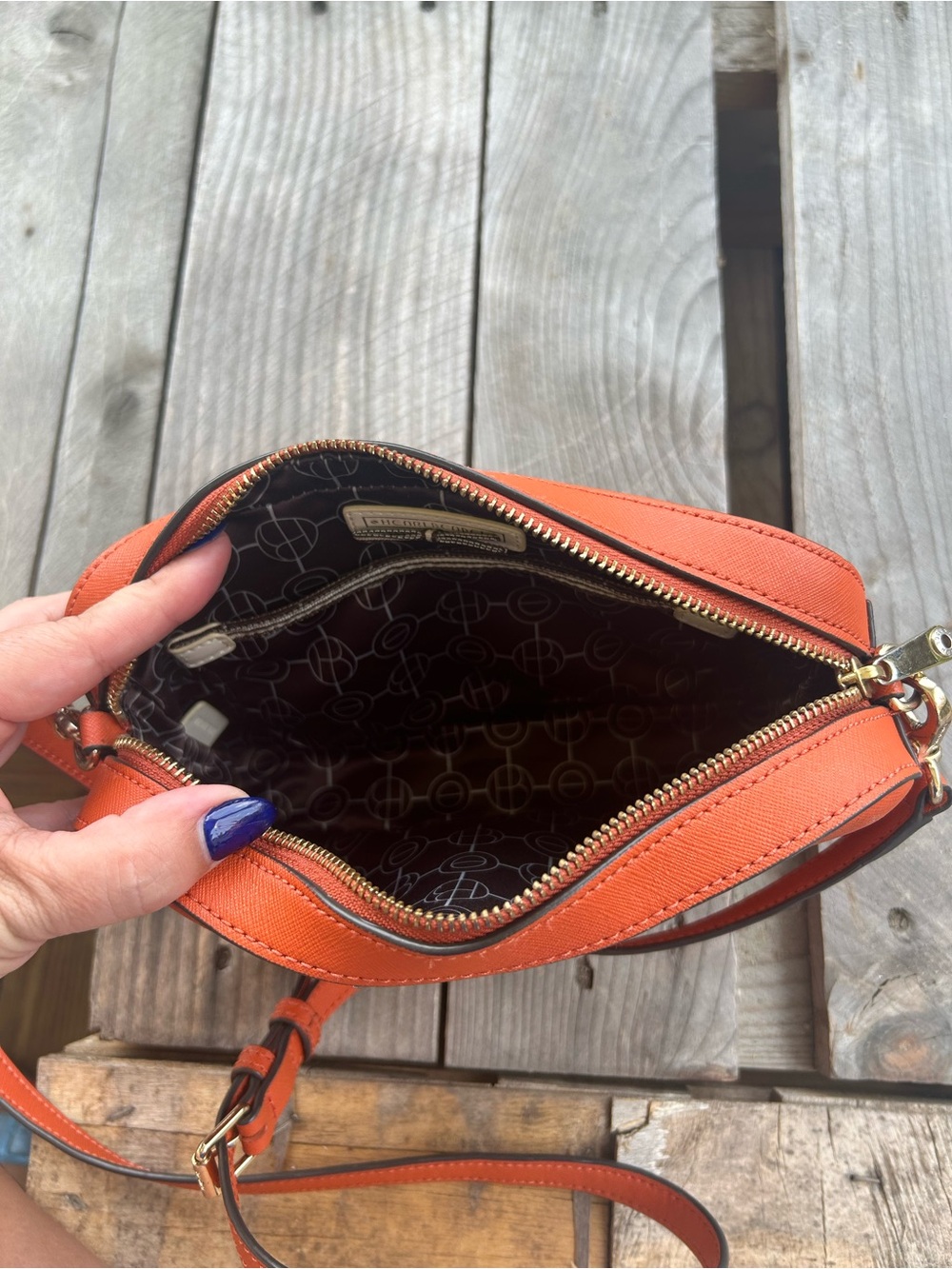 Henri Bendel Orange Saffiano Leather Crossbody Camera Bag Gold Hardware Rare - Picture 3 of 6